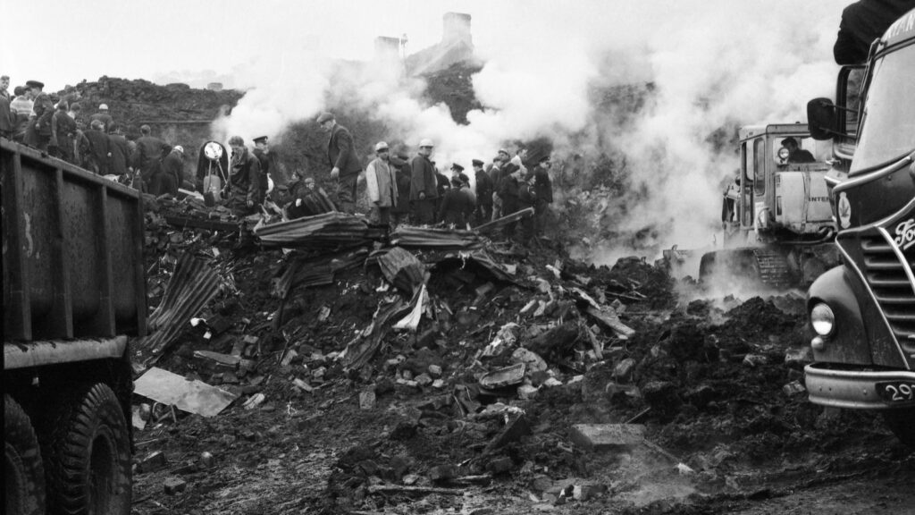 Skynews aberfan coal pit 6880482.jpg