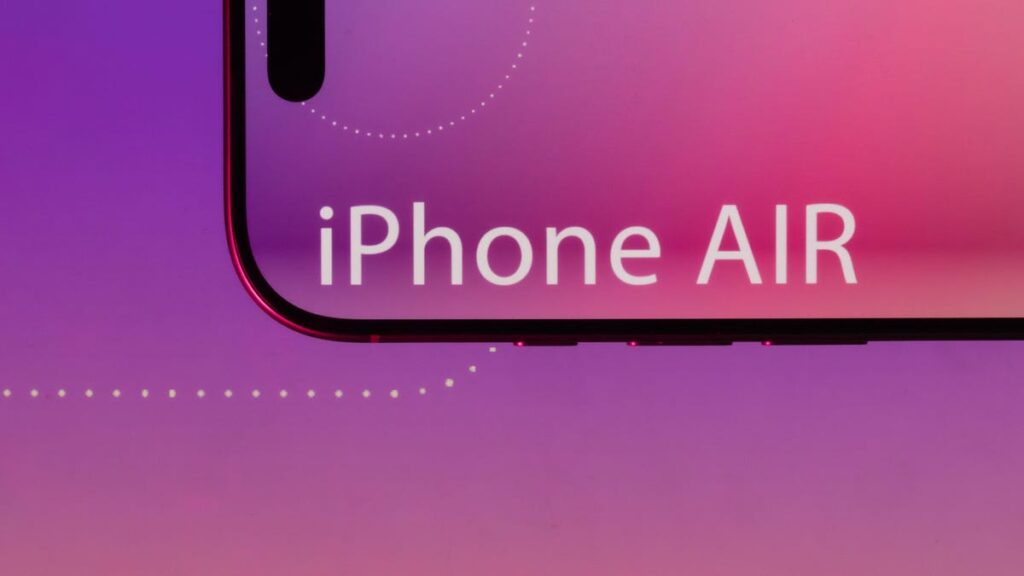 Cnet iphone air rumor 2550.jpg
