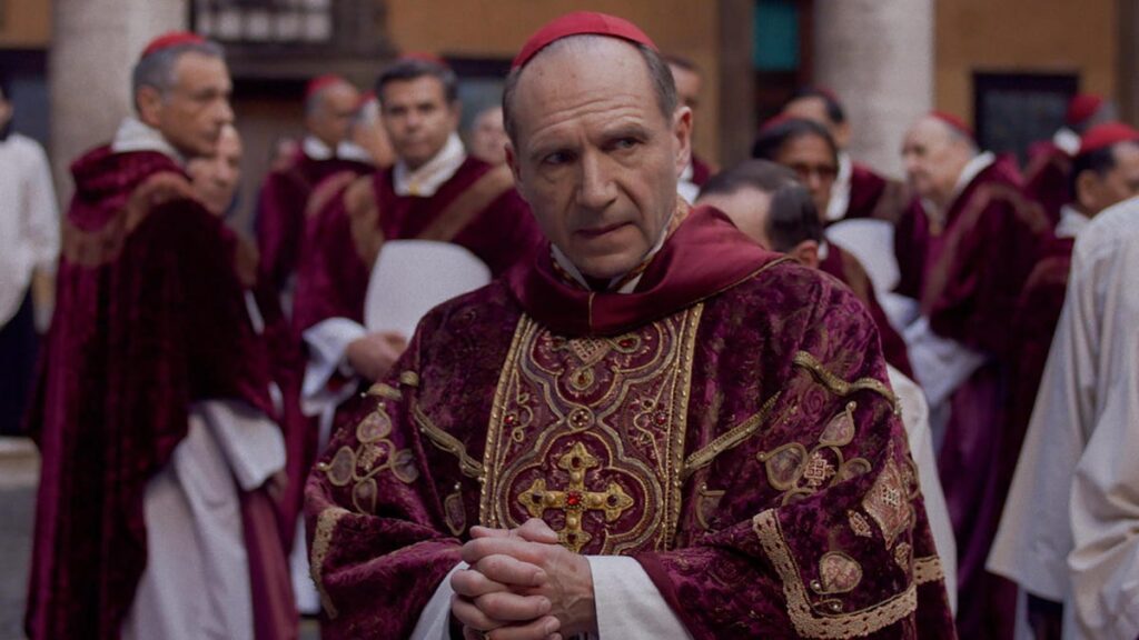 Conclave ralph fiennes.jpg
