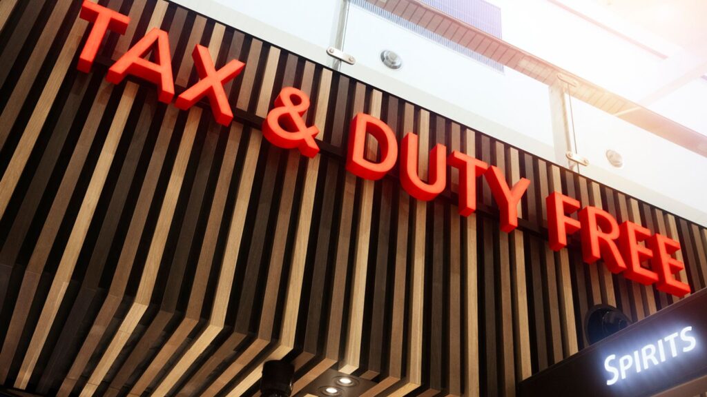Skynews duty free airport alcohol 6159708.jpg