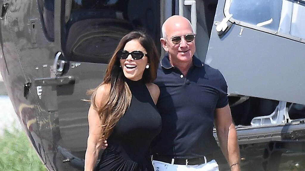 940cd3b4 jeff bezos lauren sanchez.jpg