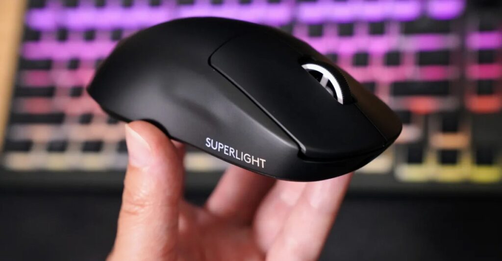 Logitech g pro x superlight 2 sean hollister verge 005.webp.jpeg