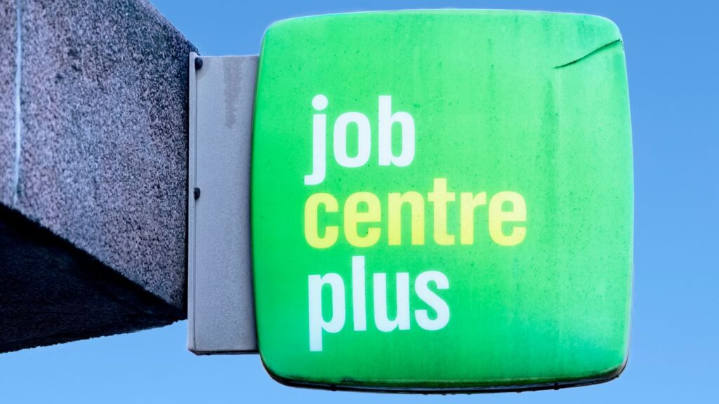 Skynews jobcentre job centre 6757997.jpg