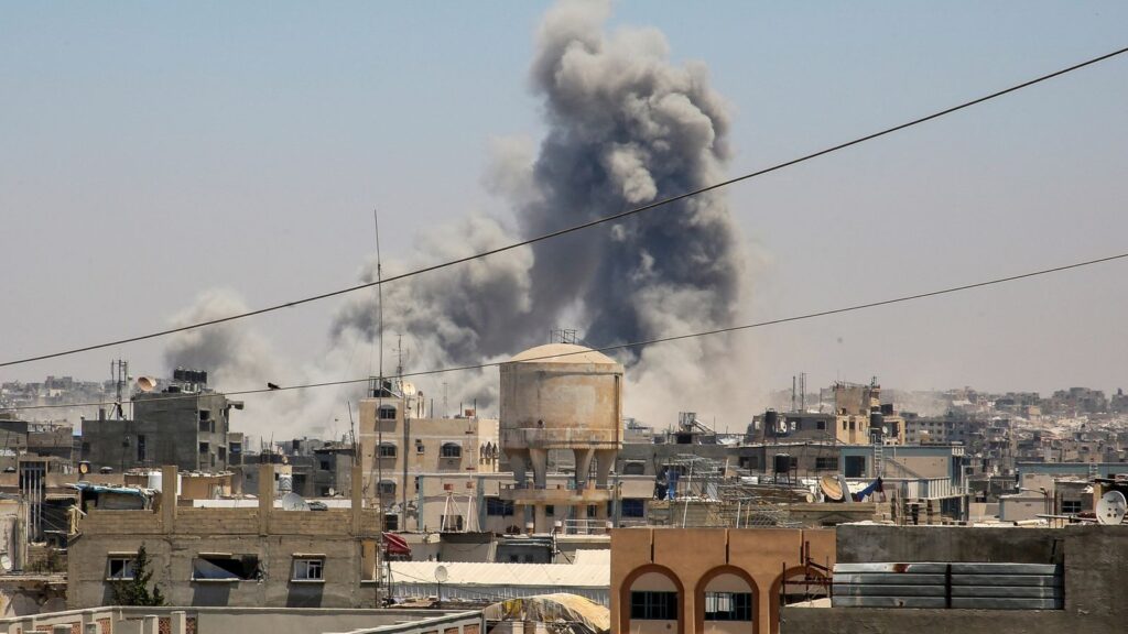 Skynews smoke gaza khan younis 6960948.jpg